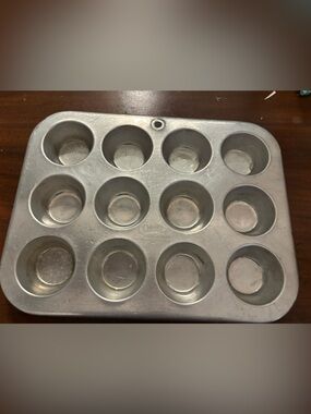 vintage Comet aluminum 12-cup mini muffin pan